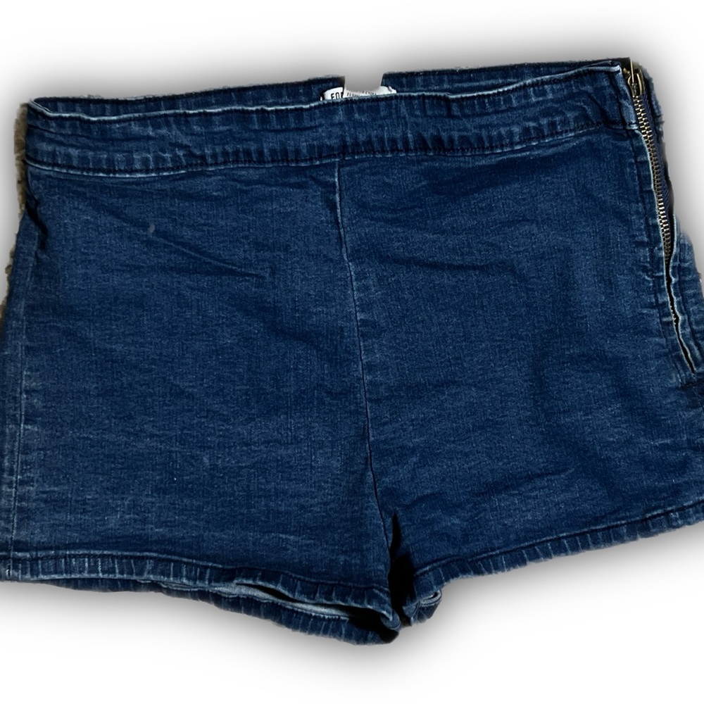 Forever 21, high waisted, super short shorts with side zip, size 29